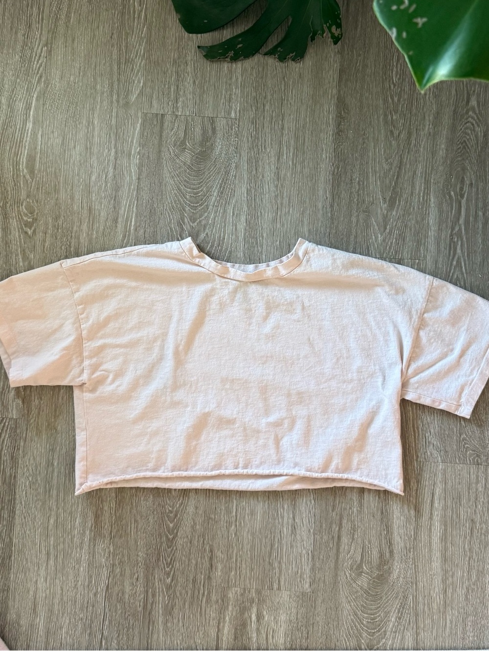 💘 Forever 21 Light Pink Cropped Boxy Tee Size Medium